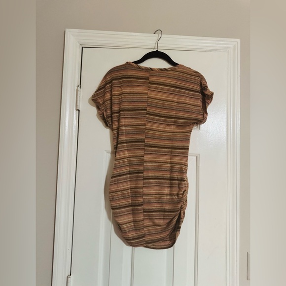 👑 SIZE MEDIUM Destination Maternity Multicolor Striped Short Sleeve Top - Picture 5 of 10